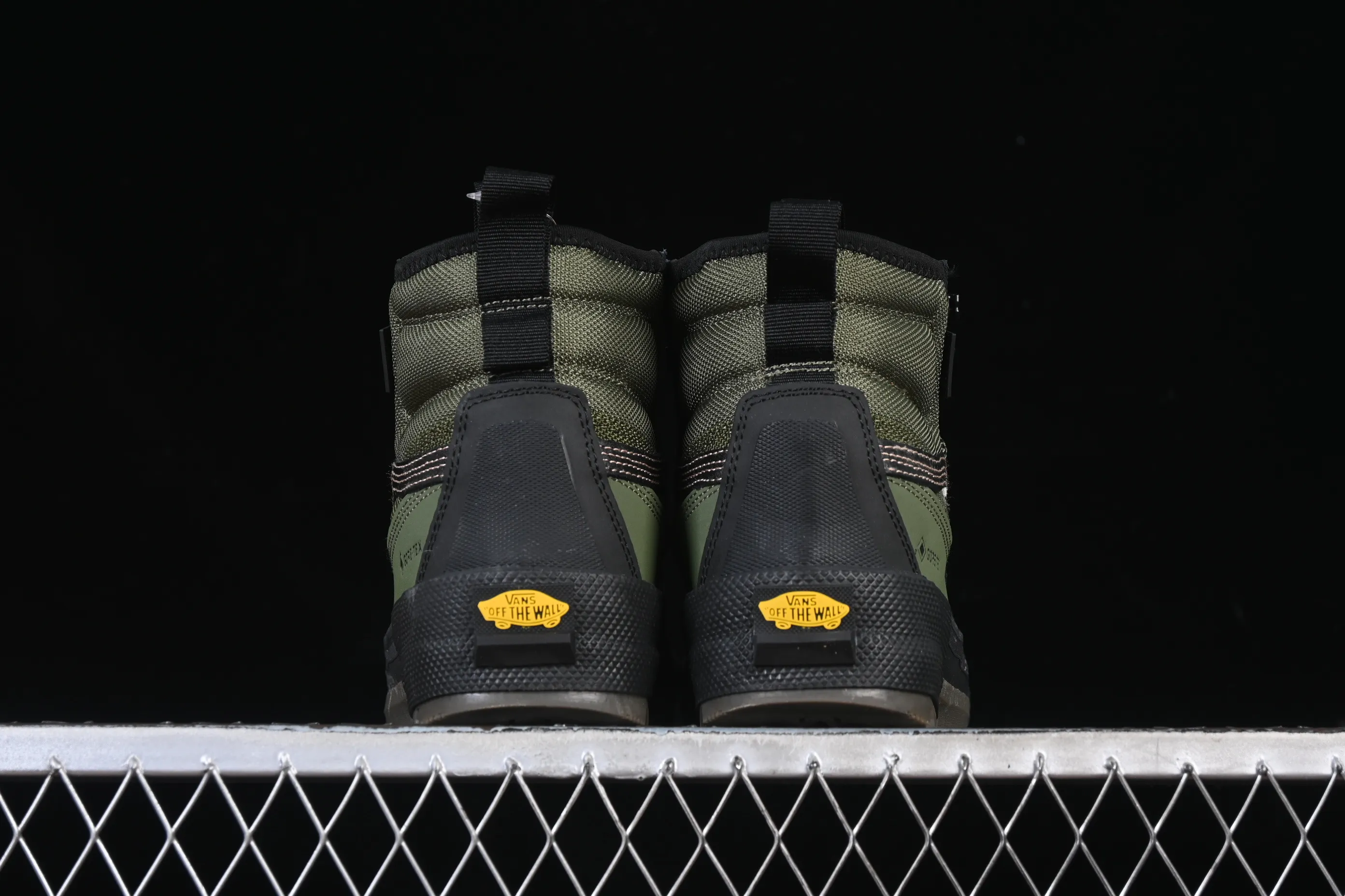 All categories Vans Vans series Vans Hi Vans high-top Vans Sk8-Hi Gore Te Outdoor adventure series round-toe lace-up high-top outdoor functional casual shoes VN0A5I11BIQ
